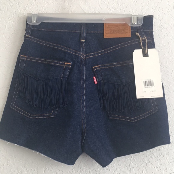 Levi’s Ribcage Shorts - Picture 4 of 4